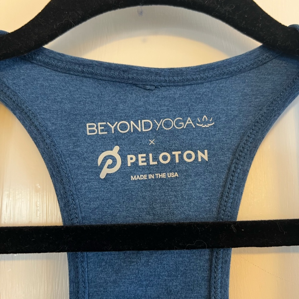 Beyond Yoga x Peloton Women's Blue Sports Bra and Leggings Set - Picture 3 of 5